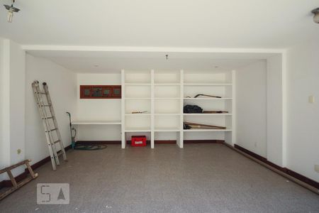 Casa de condomínio à venda com 579m², 5 quartos e 4 vagasGaragem