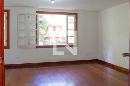 Casa de condomínio à venda com 579m², 5 quartos e 4 vagasQuarto 3 suíte