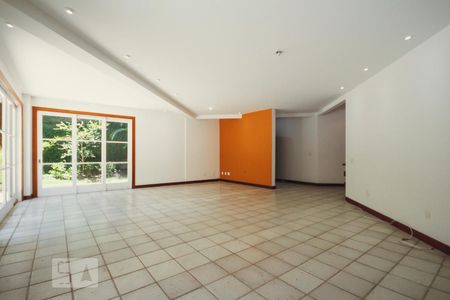 Sala de casa de condomínio à venda com 5 quartos, 579m² em Itanhangá, Rio de Janeiro