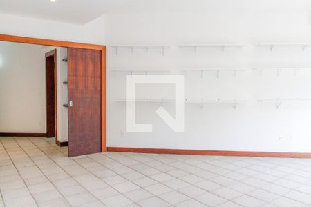 Casa de condomínio à venda com 579m², 5 quartos e 4 vagasBiblioteca