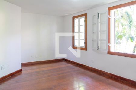 Casa de condomínio à venda com 579m², 5 quartos e 4 vagasQuarto 3 suíte