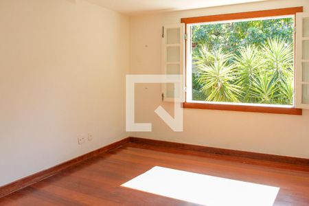 Casa de condomínio à venda com 579m², 5 quartos e 4 vagasQuarto 4 suíte