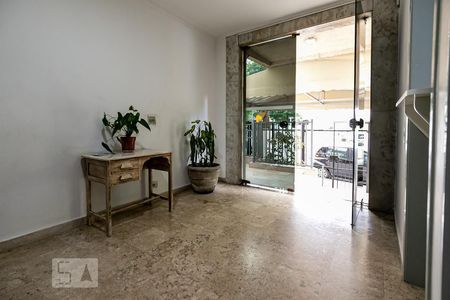Apartamento para alugar com 76m², 2 quartos e 1 vagaHall