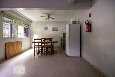 Apartamento para alugar com 76m², 2 quartos e 1 vagaÁrea comum - Salão de festas