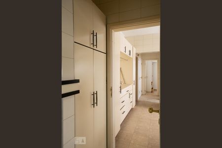 Apartamento à venda com 330m², 4 quartos e 5 vagasCOZINHA