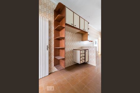 Casa à venda com 133m², 3 quartos e 3 vagas Casa à venda com 133m², 3 quartos e 3 vagasCozinha - Armários