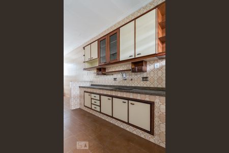 Casa à venda com 133m², 3 quartos e 3 vagas Casa à venda com 133m², 3 quartos e 3 vagasCozinha - Armários