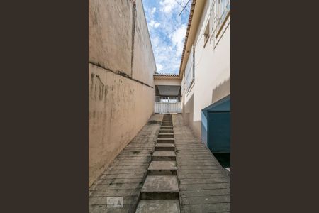 Casa à venda com 133m², 3 quartos e 3 vagas Casa à venda com 133m², 3 quartos e 3 vagasRampa da garagem