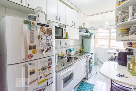 Cozinha de apartamento para alugar com 2 quartos, 65m² em Vila Butantã, São Paulo
