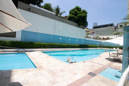 Apartamento à venda com 63m², 2 quartos e 1 vaga Apartamento à venda com 63m², 2 quartos e 1 vagaPiscina