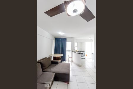 Sala de apartamento à venda com 2 quartos, 65m² em Jardim Goiás, Goiânia