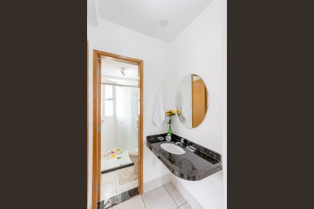 Apartamento à venda com 65m², 2 quartos e 1 vaga Apartamento à venda com 65m², 2 quartos e 1 vagaBanheiro social