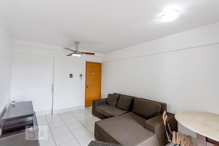 Sala de apartamento à venda com 2 quartos, 65m² em Jardim Goiás, Goiânia
