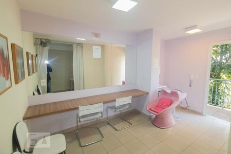 Apartamento para alugar com 65m², 2 quartos e 1 vaga Apartamento para alugar com 65m², 2 quartos e 1 vagaSalão de beleza
