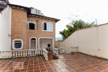 Casa à venda com 400m², 3 quartos e 6 vagasQuintal privativo