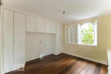 Casa à venda com 400m², 3 quartos e 6 vagasSuíte 1