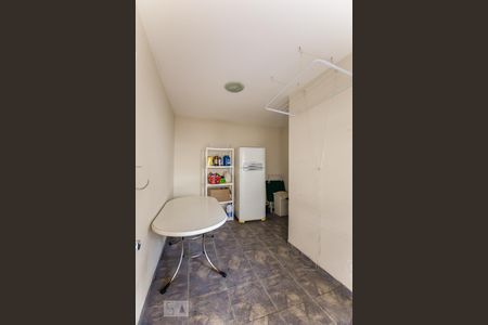 Casa à venda com 400m², 3 quartos e 6 vagasQuarto de serviço