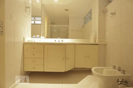 Banheiro de apartamento para alugar com 2 quartos, 110m² em Santa Cecília, São Paulo