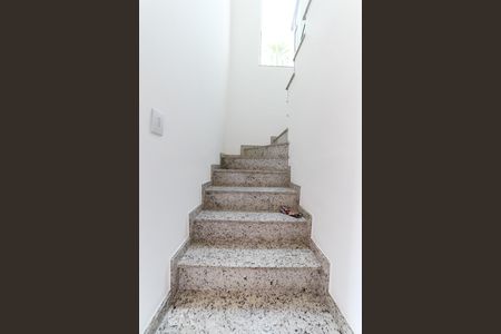 Escada Quartos de casa à venda com 3 quartos, 182m² em Vila Isolina Mazzei, São Paulo