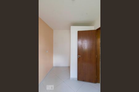 Quarto 2 de casa para alugar com 2 quartos, 50m² em Vila Cavaton, São Paulo