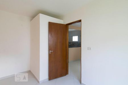 Quarto 2 de casa para alugar com 2 quartos, 50m² em Vila Cavaton, São Paulo