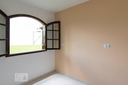 Quarto 2 de casa para alugar com 2 quartos, 50m² em Vila Cavaton, São Paulo