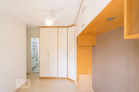Quarto de apartamento para alugar com 2 quartos, 58m² em Jardim Bonfiglioli, São Paulo