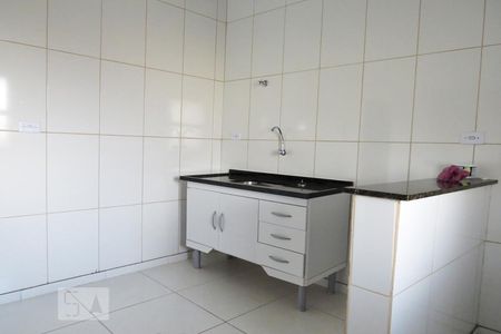 Cozinha de apartamento para alugar com 2 quartos, 65m² em Vila Mazzei, São Paulo