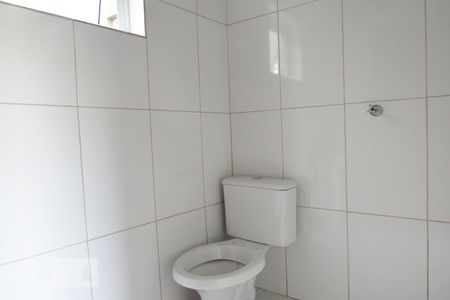 Banheiro de apartamento para alugar com 2 quartos, 65m² em Vila Mazzei, São Paulo