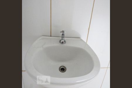 Banheiro - Torneira de apartamento para alugar com 2 quartos, 65m² em Vila Mazzei, São Paulo