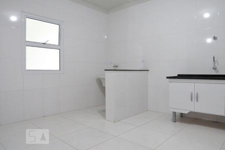 Cozinha e Área de Serviço de apartamento para alugar com 2 quartos, 65m² em Vila Mazzei, São Paulo