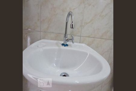 Banheiro - Torneira de kitnet/studio para alugar com 1 quarto, 45m² em Vila Mazzei, São Paulo