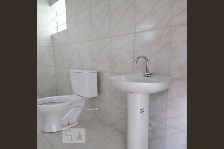 Detalhe banheiro de kitnet/studio à venda com 1 quarto, 45m² em Vila Mazzei, São Paulo