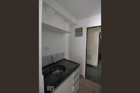 Cozinha de apartamento para alugar com 1 quarto, 30m² em Bela Vista, São Paulo