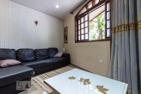 Sala de Estar de casa para alugar com 2 quartos, 130m² em Vila Taquari, São Paulo