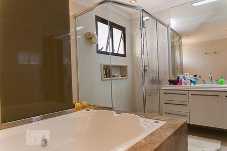 Apartamento à venda com 270m², 4 quartos e 3 vagas Apartamento à venda com 270m², 4 quartos e 3 vagasBanheiro da Suíte 4