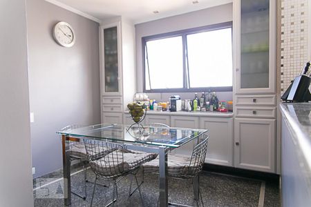 Apartamento à venda com 270m², 4 quartos e 3 vagas Apartamento à venda com 270m², 4 quartos e 3 vagasCozinha/Sala de Jantar