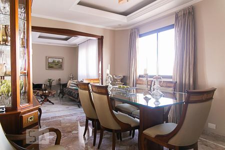 Apartamento à venda com 270m², 4 quartos e 3 vagas Apartamento à venda com 270m², 4 quartos e 3 vagasSala