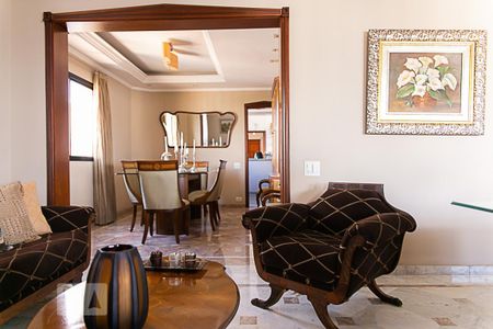 Apartamento à venda com 270m², 4 quartos e 3 vagas Apartamento à venda com 270m², 4 quartos e 3 vagasSala