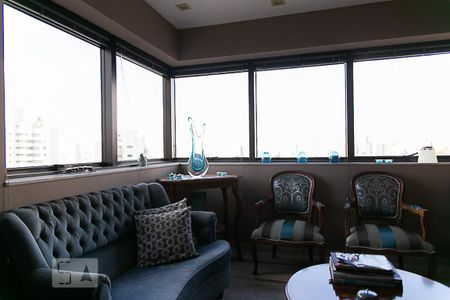Apartamento à venda com 270m², 4 quartos e 3 vagas Apartamento à venda com 270m², 4 quartos e 3 vagasSala
