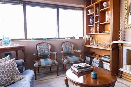 Apartamento à venda com 270m², 4 quartos e 3 vagas Apartamento à venda com 270m², 4 quartos e 3 vagasSala
