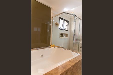 Apartamento à venda com 270m², 4 quartos e 3 vagas Apartamento à venda com 270m², 4 quartos e 3 vagasBanheiro da Suíte 4