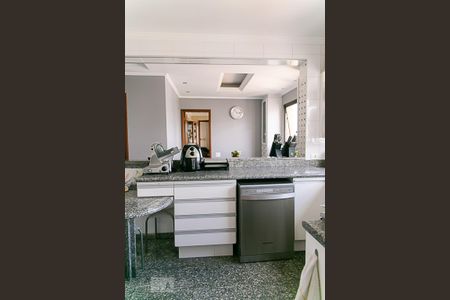 Apartamento à venda com 270m², 4 quartos e 3 vagas Apartamento à venda com 270m², 4 quartos e 3 vagasCozinha