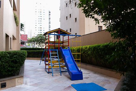 Apartamento à venda com 270m², 4 quartos e 3 vagas Apartamento à venda com 270m², 4 quartos e 3 vagasÁrea Comum - Playground