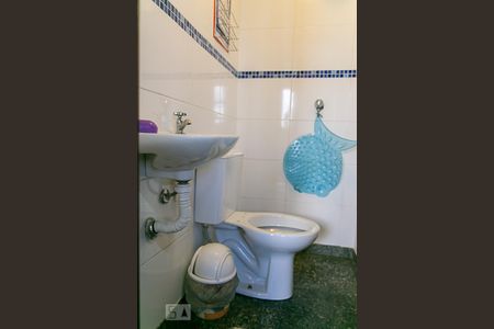 Apartamento à venda com 270m², 4 quartos e 3 vagas Apartamento à venda com 270m², 4 quartos e 3 vagasBanheiro de Serviço
