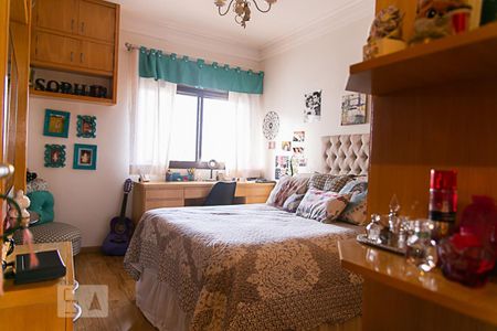 Apartamento à venda com 270m², 4 quartos e 3 vagas Apartamento à venda com 270m², 4 quartos e 3 vagasSuíte 2