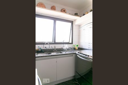 Apartamento à venda com 270m², 4 quartos e 3 vagas Apartamento à venda com 270m², 4 quartos e 3 vagasCozinha