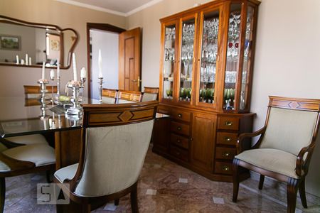 Apartamento à venda com 270m², 4 quartos e 3 vagas Apartamento à venda com 270m², 4 quartos e 3 vagasSala