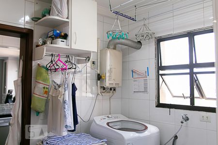 Apartamento à venda com 270m², 4 quartos e 3 vagas Apartamento à venda com 270m², 4 quartos e 3 vagasÁrea de Serviço