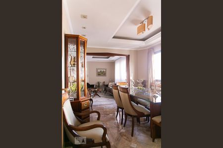 Apartamento à venda com 270m², 4 quartos e 3 vagas Apartamento à venda com 270m², 4 quartos e 3 vagasSala